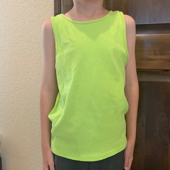 A cute green top in the brand fruit & loom - Picture 1 of 2